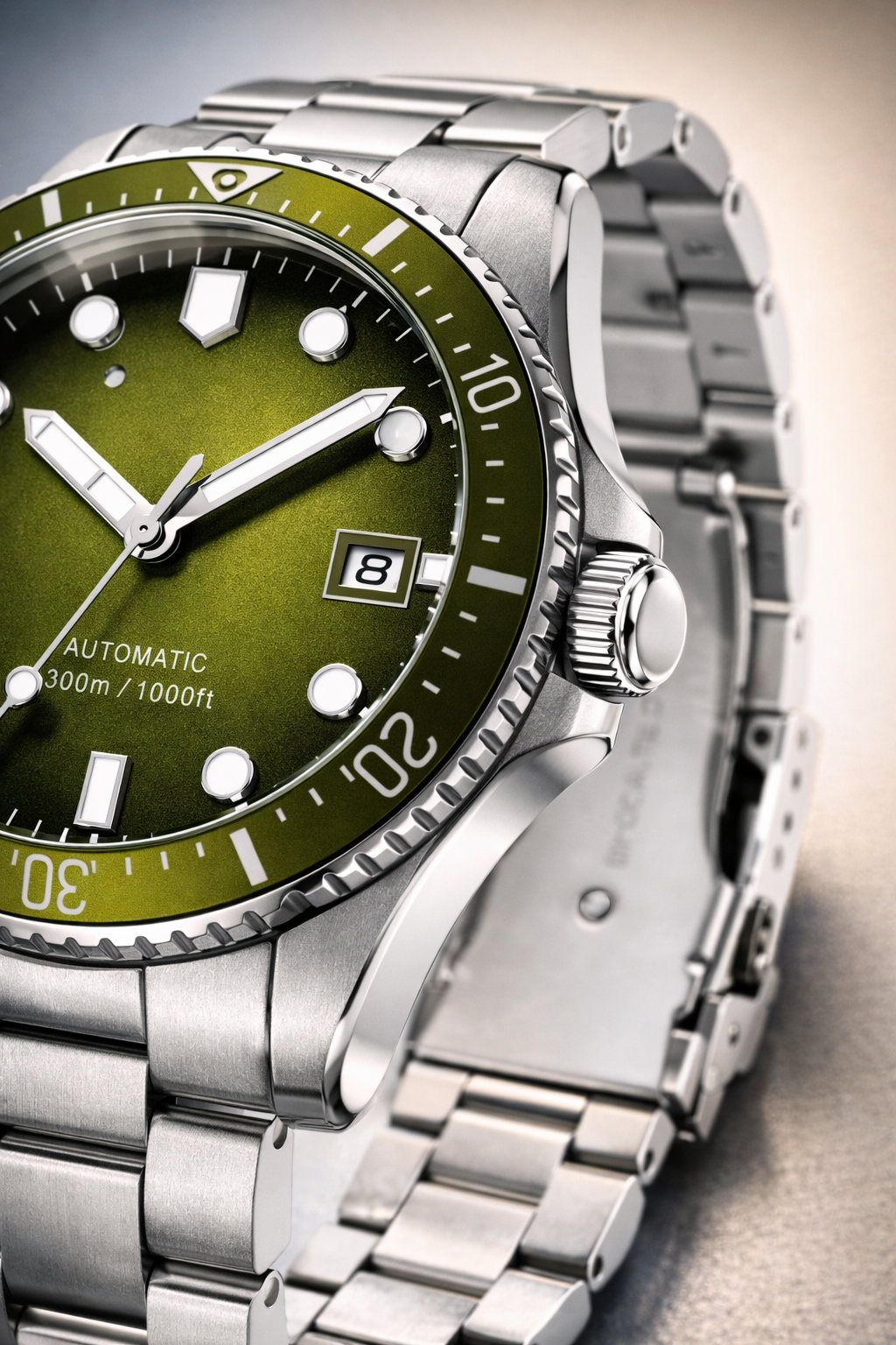 Stand Apart With This Men’s Sports Luxury Automatic Dive Watch Exclusive Piece